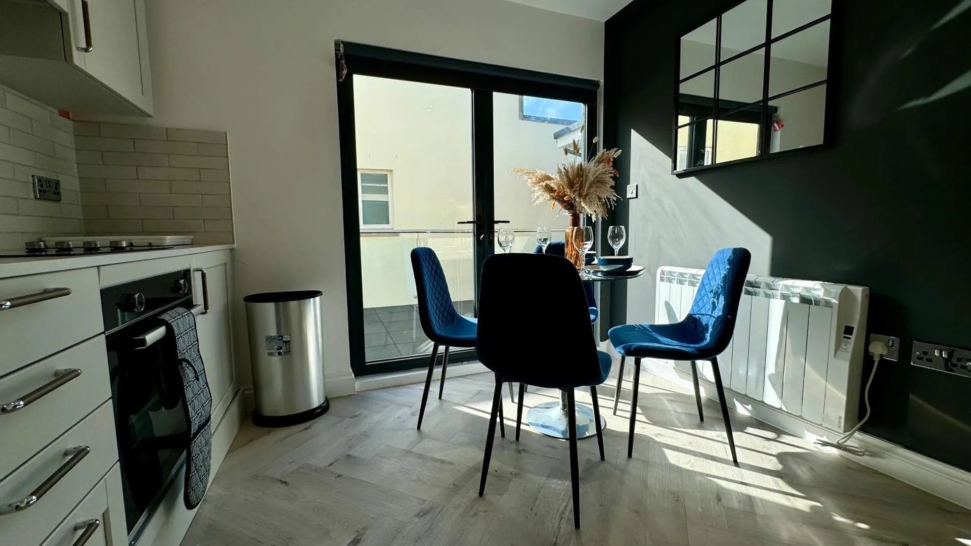 Apartment Central One Bedroom Flat Next To Brighton Beach I Sleep 5 Guests